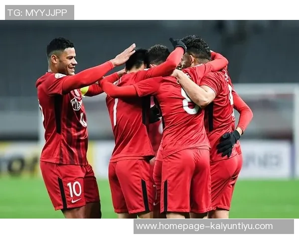 富利与上港激战正酣双方争夺激烈赛场精彩瞬间回顾